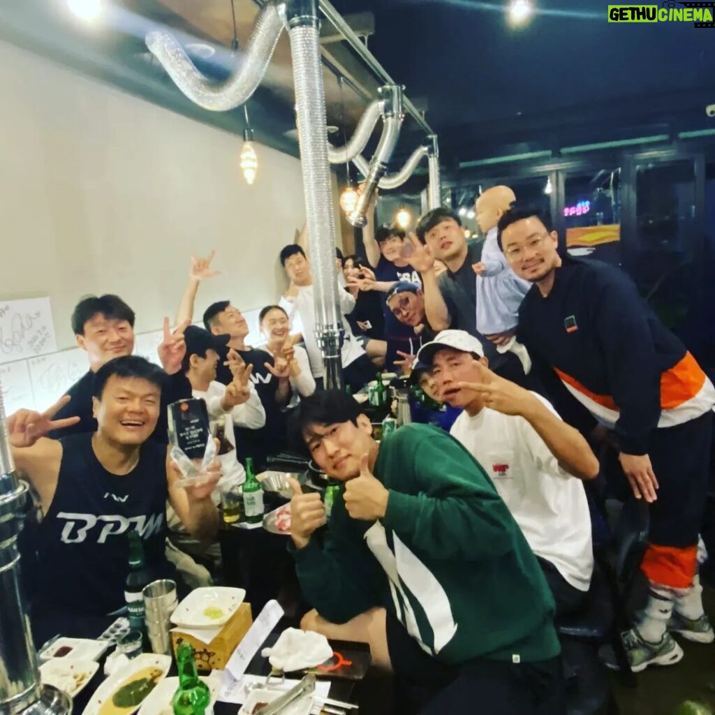 Park Jin-young Instagram - #BPM농구팀 #BPMbasketballteam #ChampionAgain #강서구협회장배 또 우승! 우리 BPM 멤버들 오늘 너무 멋졌다. 정말 자랑스럽고 감동적이었어!! Another championship! So proud of our BPM members!!