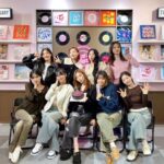 Park Jin-young Instagram - #TWICE #트와이스 #ONCE #8주년축하해 #8thanniversary 8년이 지나도 이렇게 신인의 마음, 자세를 지니고 있는 아이들은 정말 정말 처음 봤습니다. 이기적인 멤버가 한 명도 없고, 서로를 아직도 아끼고 위해주고, 스테프와 직원들에게 잘 하고, 팬들에게 진심으로 고마워 하고... 예쁘고, 고맙고, 자랑스러운 아이들, 많이 사랑해주세요~♡ 트와이스, 원스 8주년 축하해요!! Truly, truly saying, I've never saw a group that keeps their rookie heart after 8 years. Not one memeber being selfish, still caring for one another, nice to staff members, truly appreciating the fans... How proud and thankful I am... Congrats to Twice & Once for the beautiful 8-year run!!