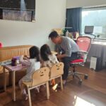 Park Jin-young Instagram – #JYPapi #Familytime
연말에 너무 못 놀아줘서♡
Making up the missed daddy-daughters time♡