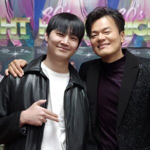 Park Jin-young Instagram - 다들 와서 즐겨줘서 너무 고마워!
덕분에 완전 힘 났어!!♡

Thank you for coming out and enjoying my show!
Force multiplied!!♡