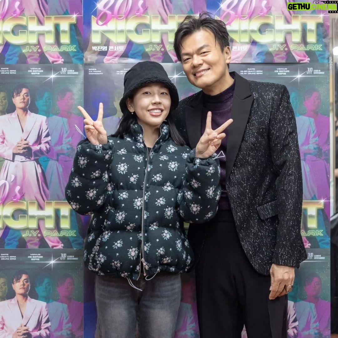Park Jin-young - 198.2K Likes - 다들 와서 즐겨줘서 너무 고마워!
덕분에 완전 힘 났어!!♡
Thank you for coming out and enjoying my show!
Force multiplied!!♡