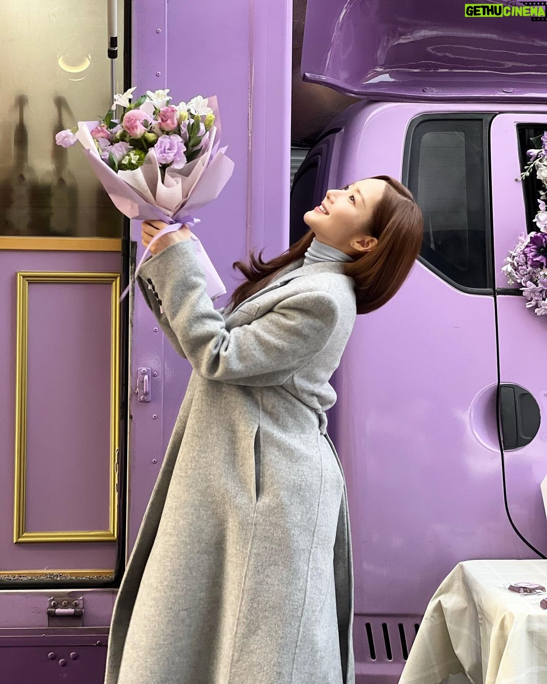 Park Min-young Instagram - 홍콩콩알들 너무 사랑하고 보고싶고 감동이고香港朴敏英後援會💜我爱你们