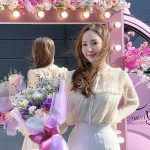 Park Min-young Instagram - 졸려죽겠지만 우리팬들덕분에 웃음이나와요 #wwwskfangroup 🎀 Thank you so much for your love & support 💕