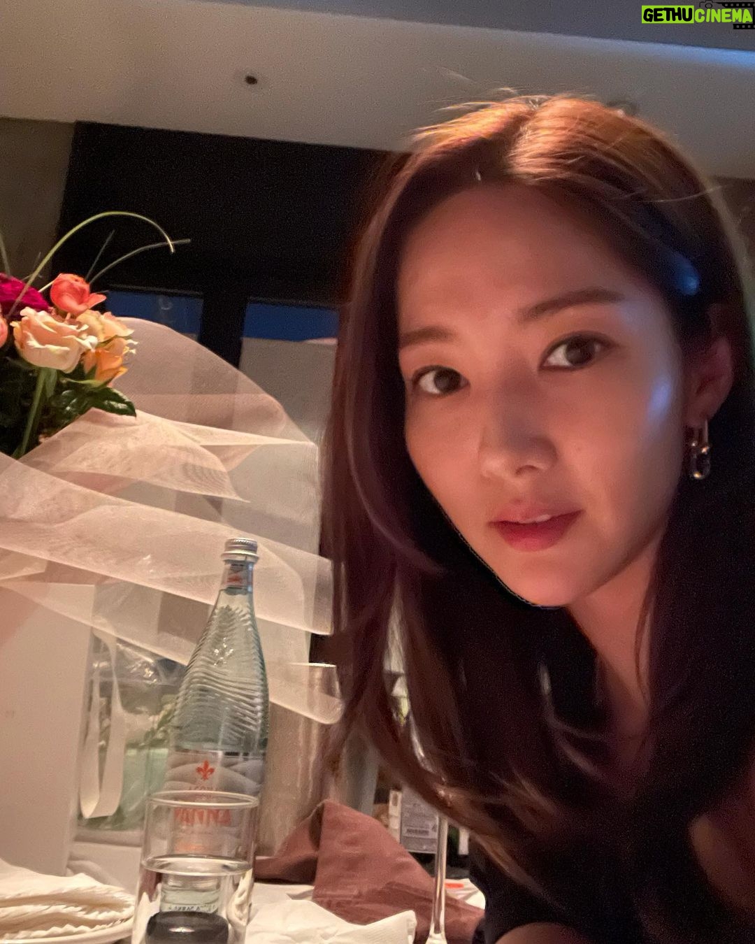 Park Min-young Instagram - 어제 하루의 기록 #familydinner🎂