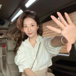 Park Min-young Instagram - 👋🏻