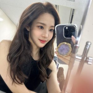 Park Min-young Instagram - Thankyou💜beans
