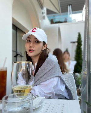 Park Min-young Instagram - 😮 #FAMILYTIME ❗️