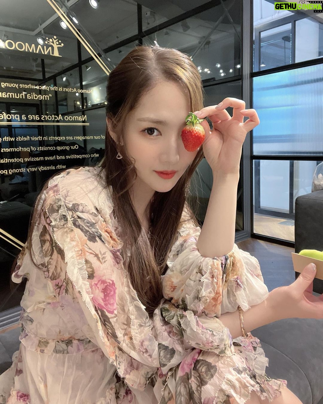 Park Min-young Instagram - 🍓 #bustedseason3