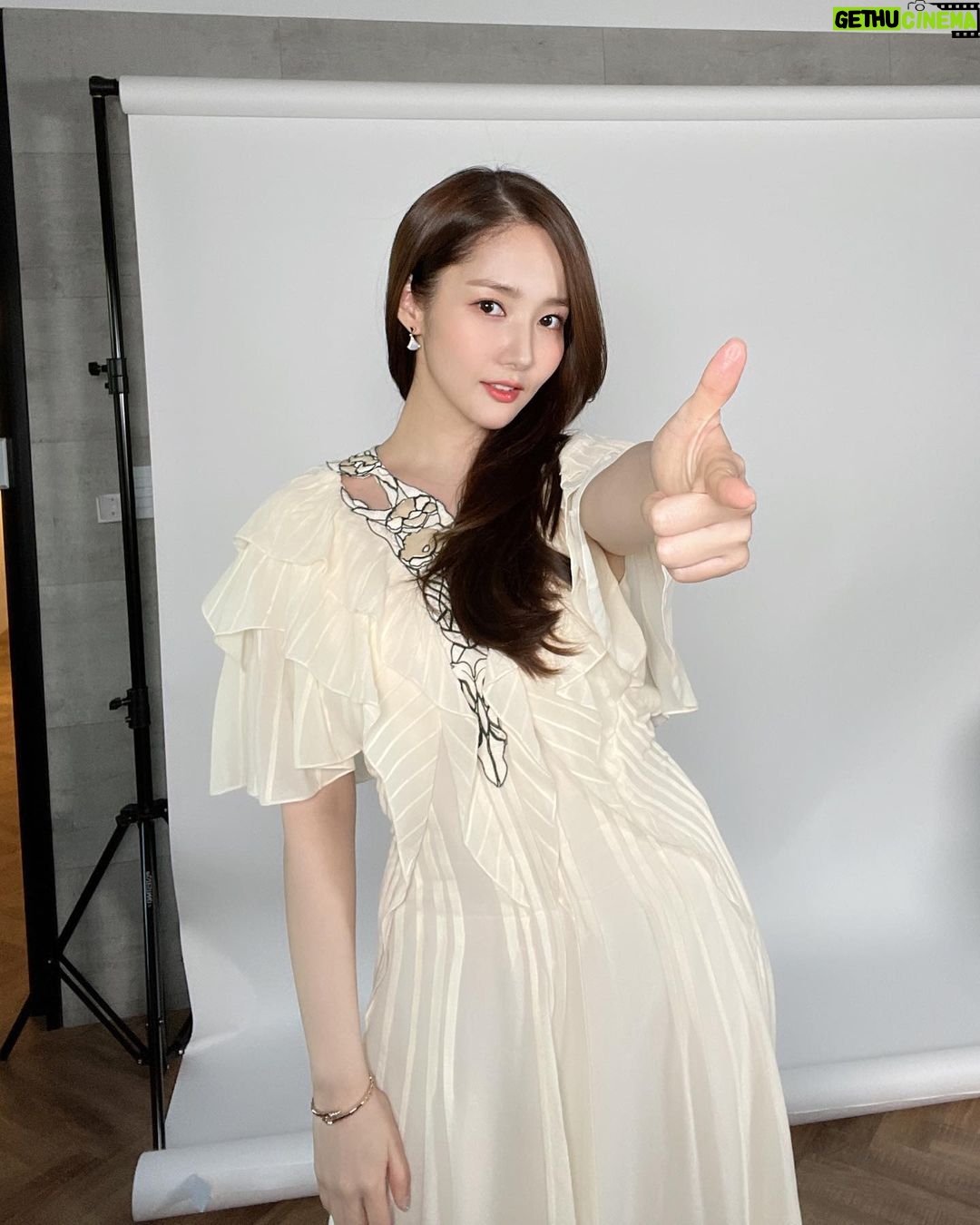 Park Min-young Instagram - 범인은바로너 마지막시즌! #bustedseason3