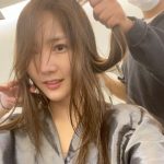 Park Min-young Instagram – #playingwithmyhair 💇🏻‍♀️