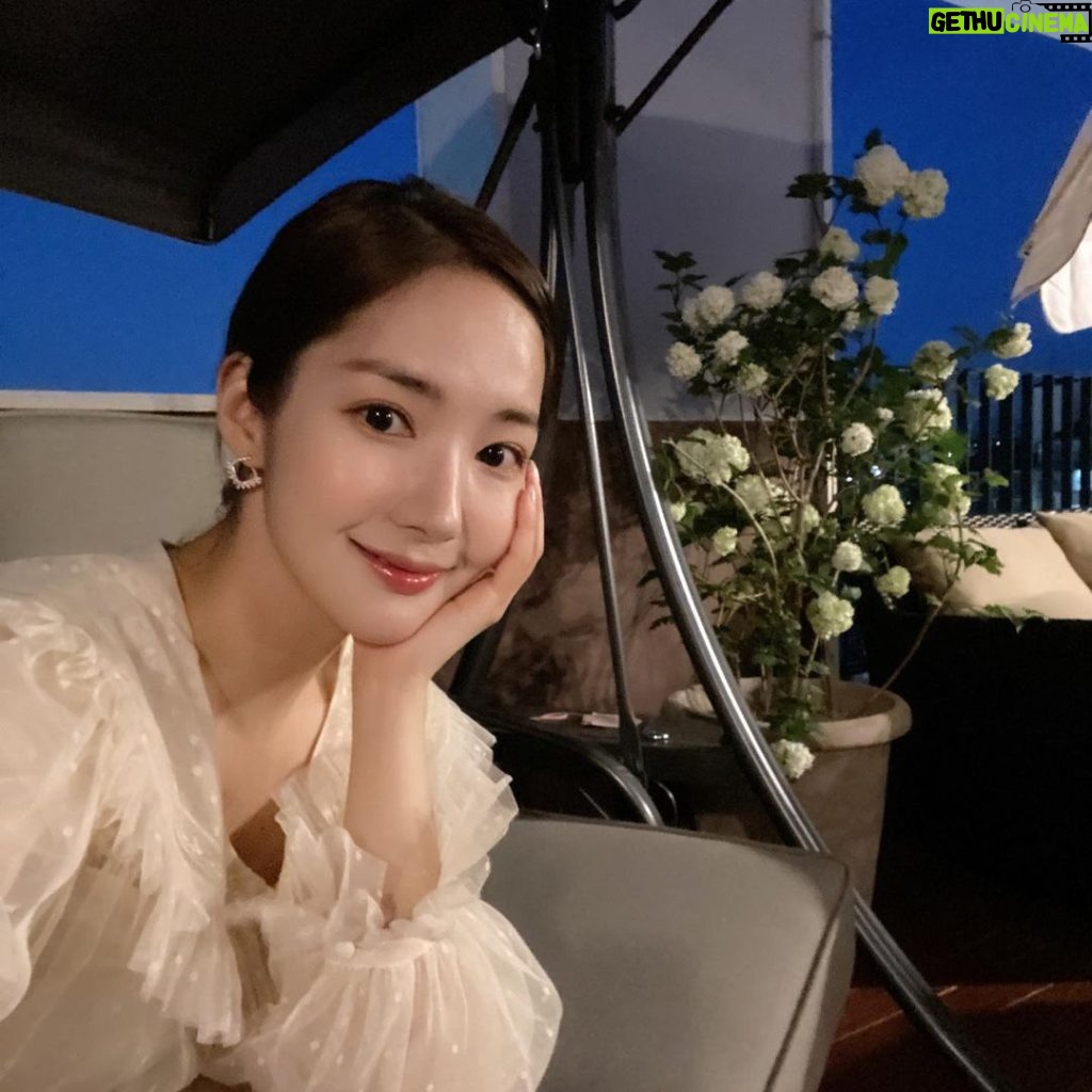 Park Min-young Instagram - 🌿 🌠