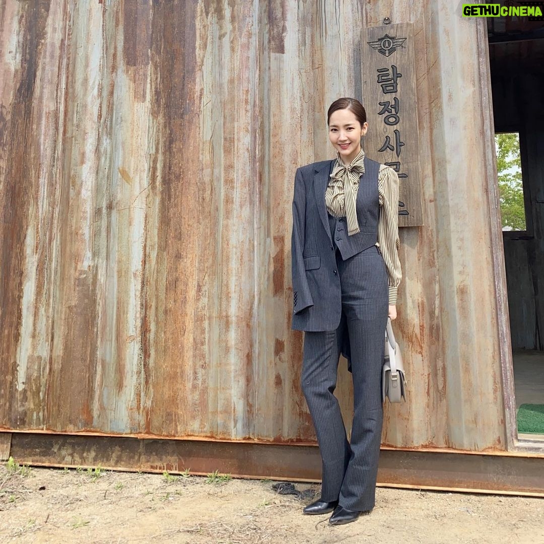 Park Min-young Instagram - 박탐정 🔍🔓⚔️ #detectivepark