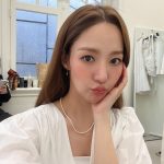 Park Min-young Instagram - 오늘은 무슨촬영일까여? 🤍