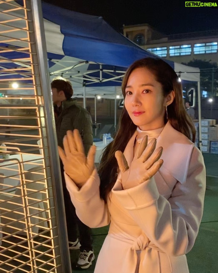 Park Min-young Instagram - 따뜻한사람🔥드디어 오늘 총동창회!
