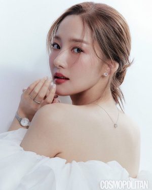 Park Min-young Instagram - 🌹