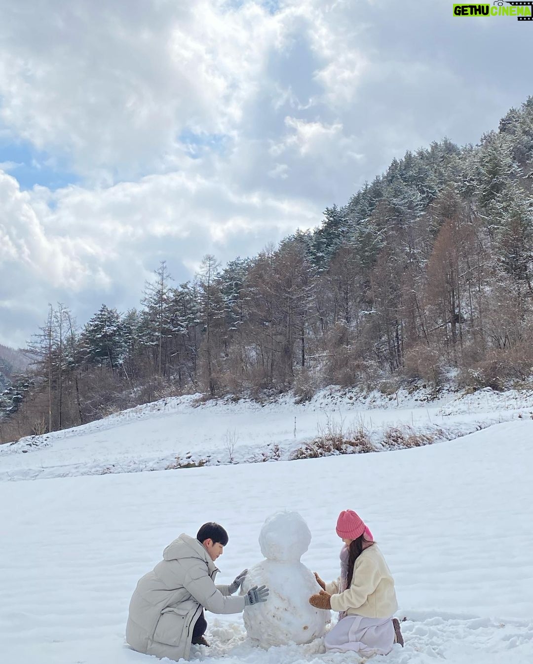 Park Min-young Instagram - ☃️ Do you wanna build a snowman?