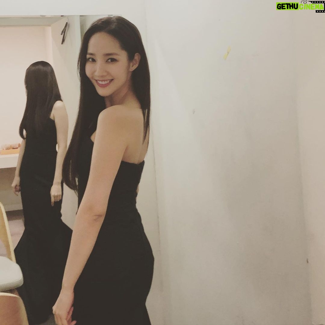 Park Min-young Instagram - 24일 왜안오지? 🤷🏻♀️ #countingdays