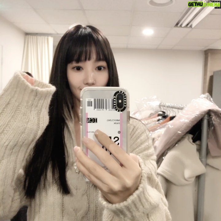 Park Min-young Instagram - #목해원 #날씨가좋으면찾아가겠어요 🧸