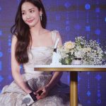 Park Min-young Instagram - 1년만에 만나서 행복했어요💜 #shanghai 🇨🇳