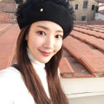 Park Min-young Instagram - 👋🏻 안뇽콩알들