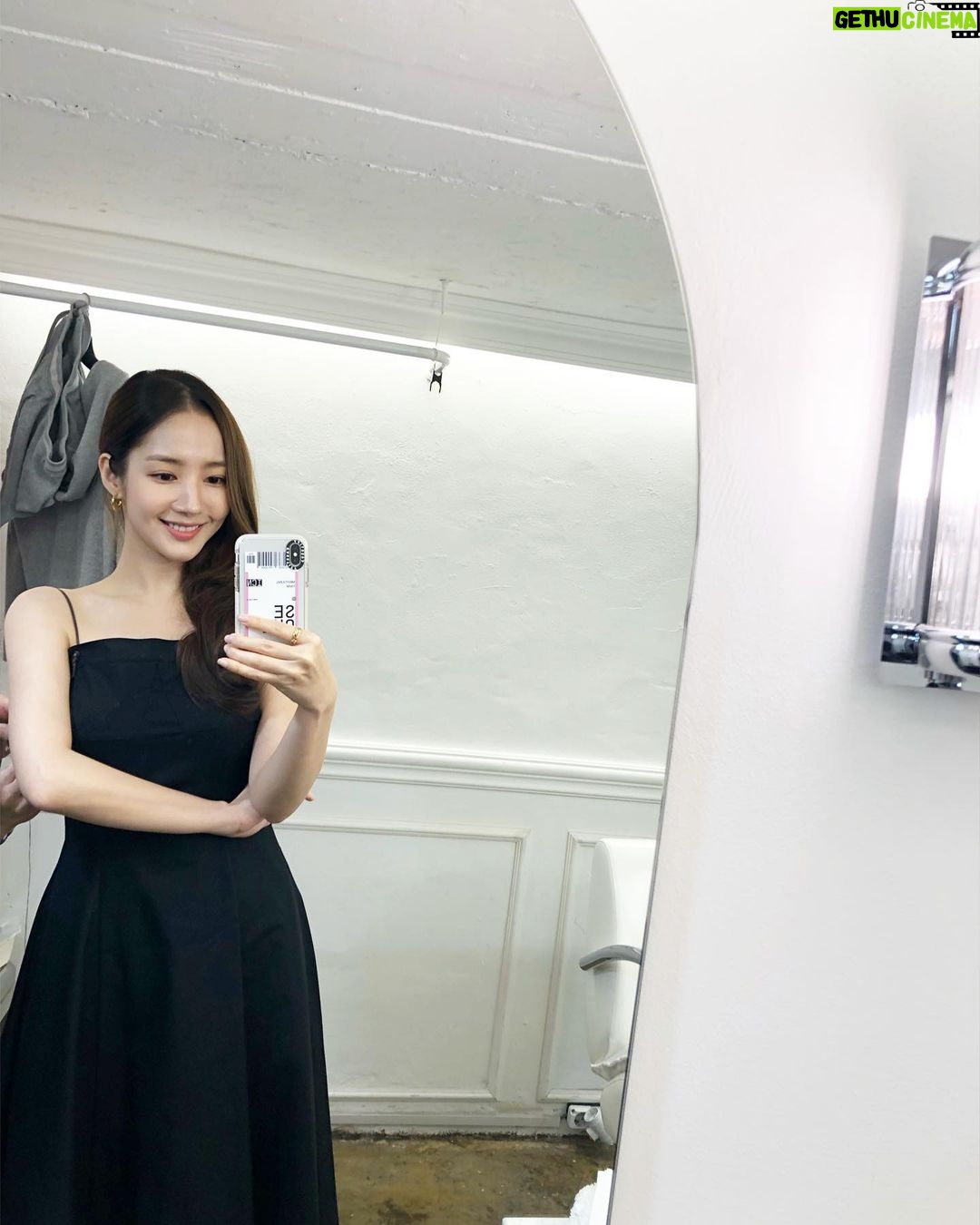 Park Min-young Instagram - 비오는 오늘도 소미뇽♠️
