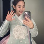 Park Min-young Instagram - 행복한 추석 보내세요👋🏻💕