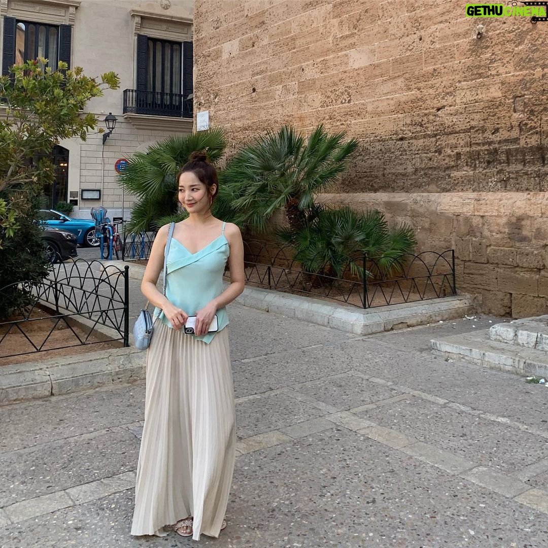 Park Min-young Instagram - 💚 Mallorca España