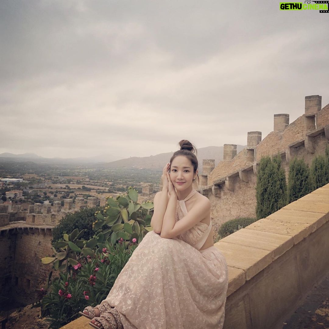 Park Min-young Instagram - ☁️ ☁️ ☁️ Castillo de Capdepera