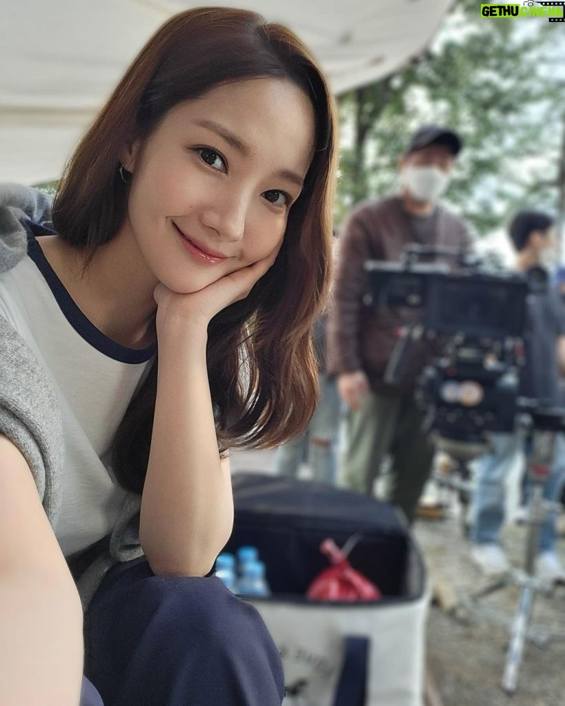 Park Min-young Instagram - GN ! 🎥 #기상청사람들