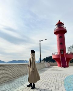Park Min-young Instagram - 강지원 행복해라🩵