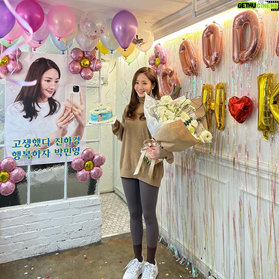 Park Min-young Instagram - 매일 함께 해줘서 고마워요 내사람들 🥺♥️