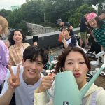 Park Shin-hye Instagram – 우리에게 더위와 추위 모두 경험하게 해주었던 옥상..
따듯하고 시원할 수도 있었잖아…
꼭..그렇게…더워야만 했냐아아아아아아!!!!!!!!!!🤬🤬
#닥터슬럼프
