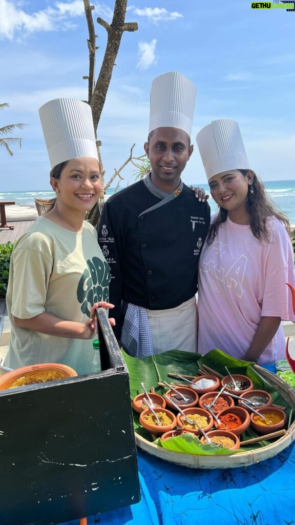 Parno Mittra Instagram - Had a wonderful time prepping a Sri Lankan lunch with Chef Prasad , thank you @mosvold.villa and @koi.worldwide for this fun activity! @aditi__das what would I do without you being my camera guy and partner in crime. Ps : I overdid the blush 🤣