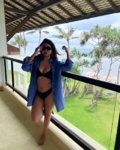 Parno Mittra Instagram - 🧜‍♀️🧜‍♀️🧜‍♀️mermaid x serial chiller 😎😎😎 Mosvold Villa