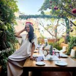 Parvathy Instagram – Merry Merry was had! 🎄❤️

Avec mon amie @smritikiran at our dorling @minimathur’s heavenly home. Sumptuous meal, hearty laughter and hearts full of love ♥️