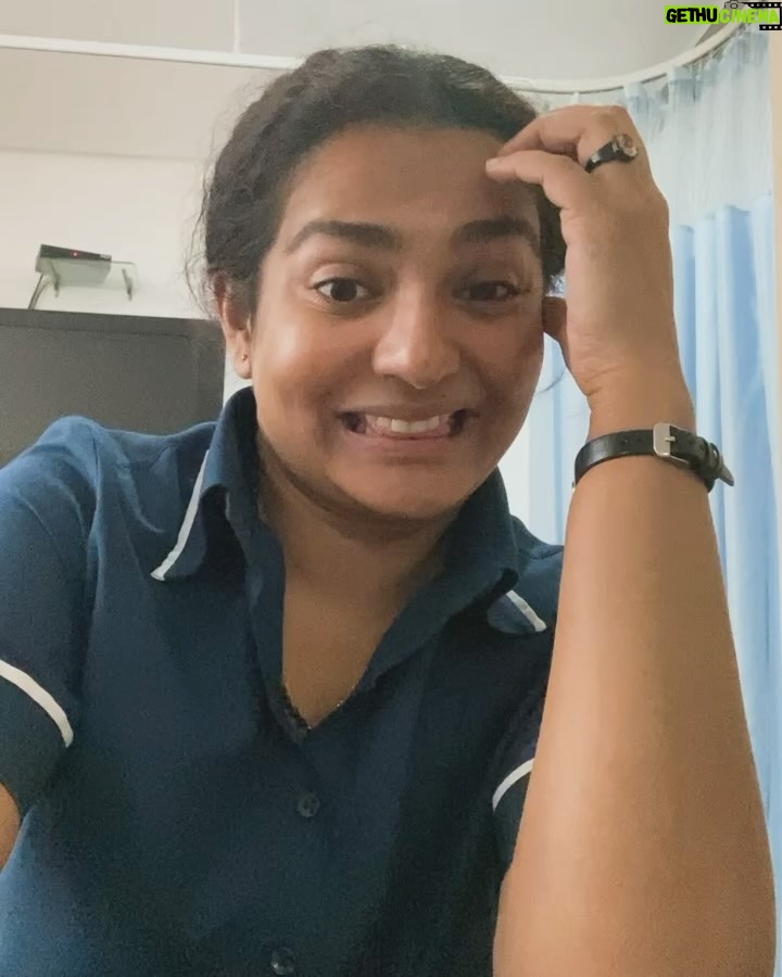 Parvathy Instagram - Ms Kannan on set🦥 1) On set with AK and ARC. 2) Ms Kannan’s things. 3) Post scene shake-off 4) more of 3. 5) 👸 6) Ms Kannan’s glasses 7) homemade snack on set from @pankajtripathi . I didn’t give back the steel ka dabba.🫠8) more of 7. Mumbai, Maharashtra