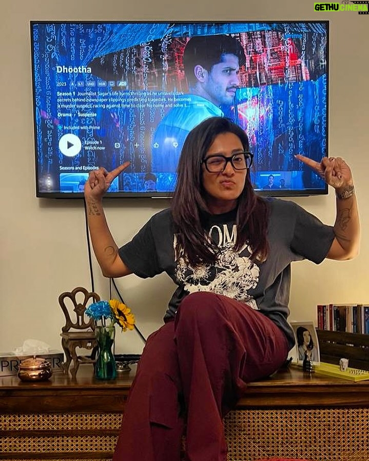 Parvathy Instagram - Casually and not very subtly giving you a hint to watch #DhoothaOnPrime, just like me, only on @primevideIN, now! Through my darling @smritikiran’s eyes!