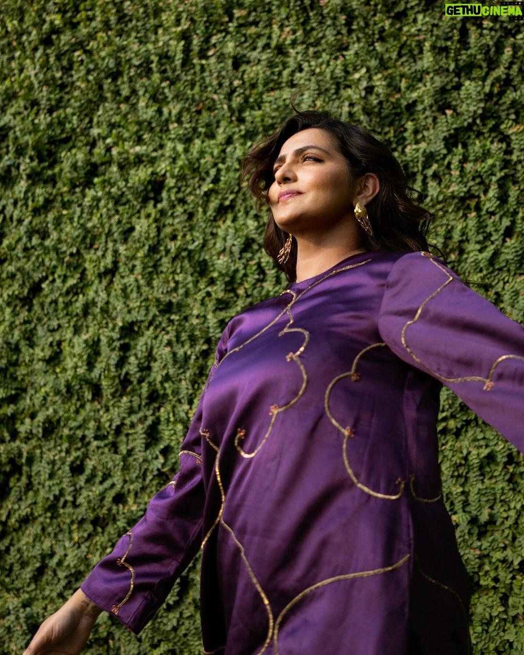 Parvathy Instagram - 💜 For @iffigoa Opening Ceremony for Kadak Singh! Styled by my favourite @diyaaa_john @saltstudio In @raw_mango @amrapalijewels 📸 by the most amazing @niharikaa.chauhaan HMU @zara___makeover