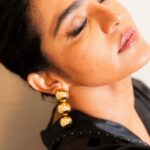 Parvathy Instagram – 🫶🏽

Outfit: @shadesofindia via @tanngcommunications
Stylist : @jukalker 
Jewellery: @zohra_india
Makeup : @prakatwork
Hair : @puii_c_ammy
Photography: @kannasrihari