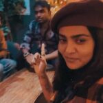 Parvathy Instagram - A magical place with absolutely magical people ♥️ Edinburgh and the glorious #edfringe brought me such happiness! From watching some life-altering shows, to busking on the streets with the bestest boys @mahlyf_mahrulez @theabishekkumar @vinithjohnson23 for their show and getting to meet the coolest @roshanconn and @therese0livia .. BEST TIMES AND I MISS! #august #edinburgh