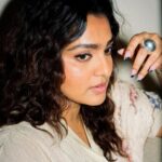 Parvathy Instagram – Stylist : @jukalker
Outfit: @cord.in via @diksha0195
Jewellery: @lovebirds.studio
Makeup : @prakatwork
Hair : @puii_c_ammy
Photography: @kannasrihari
Styling team : @pratimajukalkar