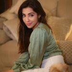 Parvatii Nair Instagram – Here are some casual n candid photos taken at home 🤗

.
@sathyaphotography3