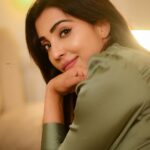 Parvatii Nair Instagram – Here are some casual n candid photos taken at home 🤗

.
@sathyaphotography3