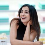 Parvatii Nair Instagram - Sadda pyar to you 🫶🏻🌞 Looking forward to your comments on this one ✌🏻❤️ . . @midhun.mohan_ Dubai, United Arab Emirates