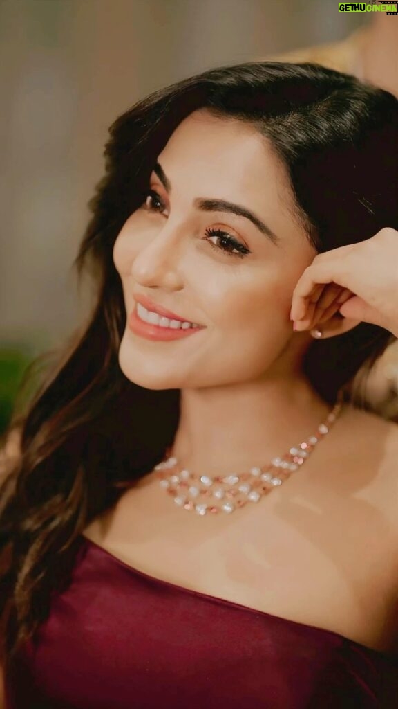 Parvatii Nair Instagram - This New Year, indulge in the luxury of self-expression. Exchange your old gold jewelry at Tanishq and receive an additional 2 karats worth of gold value. It’s not just jewelry; it’s an investment in your radiance. 📍 Karama Centre Shopping Mall, Tanishq @tanishquae Karama, Dubai