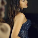 Parvatii Nair Instagram - I was just not able to pick my favourite!! Could ya help me out !❤️🤗 . . Styling, Makeup & Hair @soigne_official_ Shot by @dxgphotographer Wearing @majesticbyjapnah Earrings @rang_akankshanegi