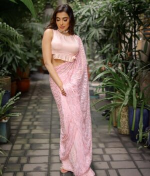 Parvatii Nair Instagram - Love love pink 😍

.

.
Styling @soigne_official_ 
Shot by @sathyaphotography3 
Wearing @samohindia 
Makeup @loki_makeupartist 
Jewelry @fineshinejewels 
Hair @sreem_makeover
