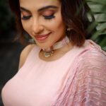 Parvatii Nair Instagram - Love love pink 😍 . . Styling @soigne_official_ Shot by @sathyaphotography3 Wearing @samohindia Makeup @loki_makeupartist Jewelry @fineshinejewels Hair @sreem_makeover