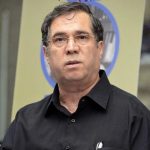 Parviz Parastouei Instagram – .
باخبر شدم که دوست عزیزم و بقول دکتر محمدعلی موحد امیر بی تاج وتخت بخارا جهت یک جراحی سنگین در یکی از بیمارستانهای شهر بستری شده است. 
امروزه برهمه دوستدران فرهنگ و ادبیات ایران مسلم است که در این چهل وچند سال دوست ما اقای علی دهباشی نقشی انکار ناپذیری در معرفی و گسترش ادب وفرهنگ در ایران و کابل ، هرات ، بخارا و سمرقند و دیگر سرزمین های حوزه فرهنگی ما داشته و دارد.
بنده به همراه دیگر عزیزان برایش آرزوی سلامتی می کنم و امیدوارم هر چه زودتر به جمع ما بپیوندد  و چراغ مجله بخارا  وشبهای بیاد ماندنی اش را همچون سالیان گذشته روشن نگاه دارد. آمین.
@alidehbashi7