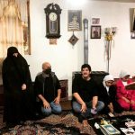 Parviz Parastouei Instagram – .
جمعه ۱۹ آبانماه ۱۴۰۲
در معیت پهلوان رسول خادم 
با اعضای موسسه و خانواده مهرو ماه
برای عرض تسلیت به چندین خانواده داغدیده  که عزیزانشان، در کمپ ترک اعتیاد  سوختند رفتیم …
قفلی  که باز نشد و آبی که نتوانست جسم سوخته بیماران مبتلا به اعتیاد را در شعله های آتش نجات دهد!!!
روایت یکی از مادران داغدیده:
فرزندم را خیلی دوست داشتم 
حتی از همه فرزندانم بیشتر…
چون مبتلا به بیماری اعتیاد بود اصرار کردم باید بری ترک کنی
قول میدم وقتی پاک شدی و برگشتی همگی کمک میکنیم  زندگی جدیدی رو شروع کنی
او زیر بار نمی‌رفت 
چون خیلی دوستش داشتم، زنگ زدم  به مسئولین کمپ مورد نظر که بیایند و پسرم را برای ترک به کمپ ببرند
آمدند و جگر گوشه ام را بردند 
تازه یک روز نیم بود که در کمپ بود ،و این صانحه آتش سوزی اتفاق افتاد ،و دیگر بر نگشت 
و الان جگرم می سوزد …
فردای آتش سوزی به خوابم آمد 
گفت مادر جان 
شمع روشن نکن
من به اندازه کافی سوختم!!!
تسلیت به همه خانواده های داغدار کمپ ترک اعتیاد لنگرود 
🌺🖤🌺
@emamaliinstitute
@mehr_va_mah1172
@ghomaarbaazz